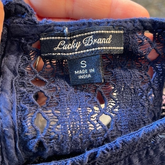 Lucky Brand Sleeveless Crochet Detail Top Size Small - Picture 3 of 10